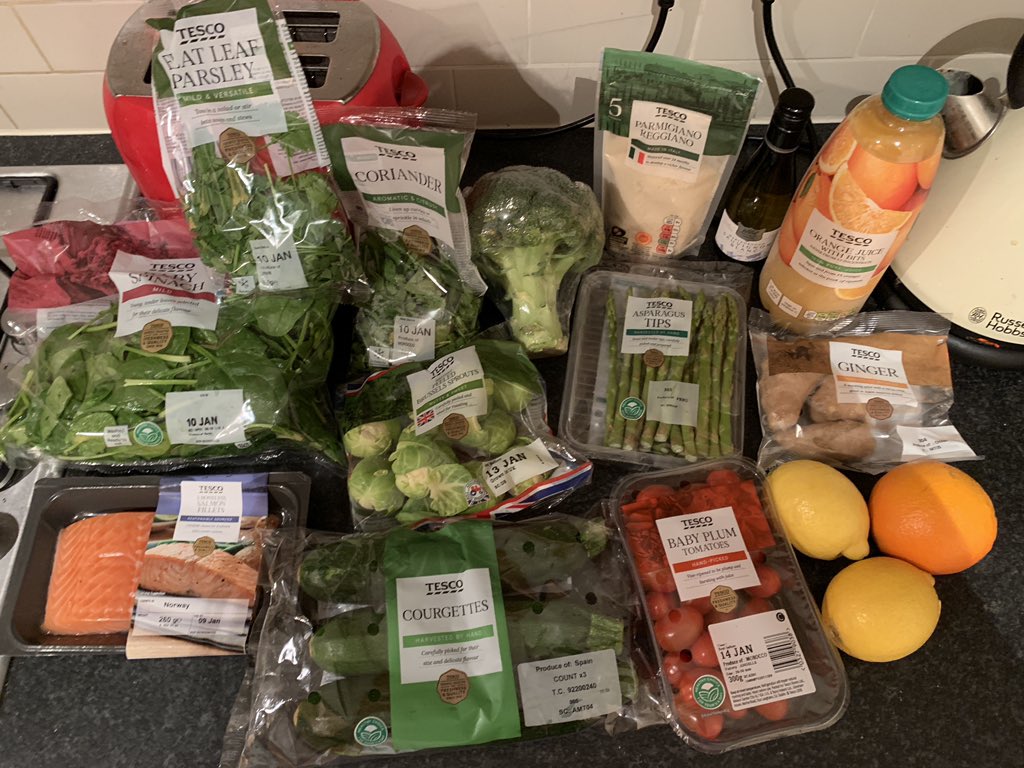 Char_Robins's tweet photo. @Tesco please PLEASE reduce the amount of #singleuseplastic in your stores - particularly your smaller express stores. There were no other options in my local store today for me to buy. 💔🌍😢 #London https://t.co/dEoeNbeYjx