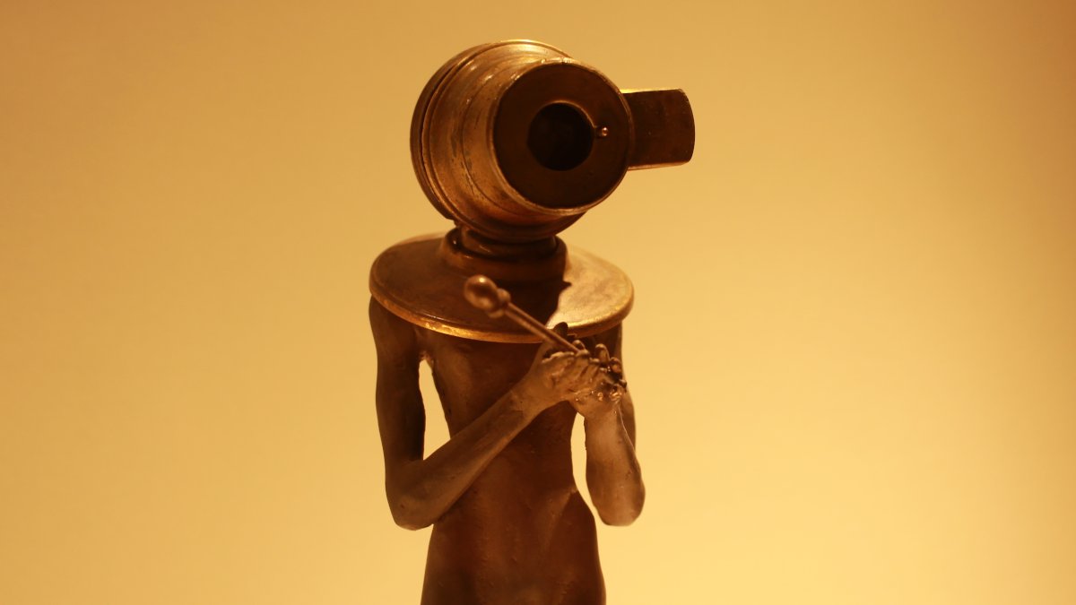 These awesome pieces, "The French Scarf" and "Moon Conductor", were created by Uruguayan artist Cecilia Miguez and can be seen on our Gallery Floor.
-
#ListelLiving #sculptures #art #arthotel #internationalart