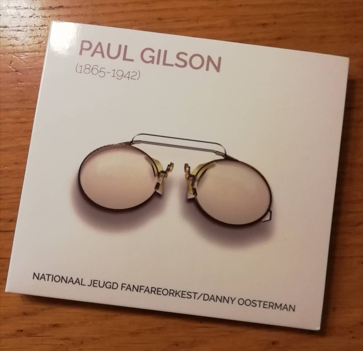 NJFO's tweet photo. Tijdens het nieuwjaarsconcert is onze nieuwe CD gepresenteerd! Deze CD, met herontdekte werken voor fanfareorkest van componist Pauk Gilson, is te koop via onze website voor slechts €15! Check de link in onze bio 🔗 https://t.co/mZMMWrt6uR