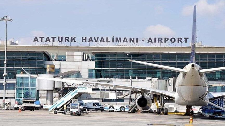 AtaturkcuGenc81's tweet image. Sen alanı ve kapasitesi yetersiz dersin, o övündüğün İstanbul Havalimanı fos çıkar ve Sabiha Gökçen de inişe elverişli değilken imdadına Atatürk Havalimanı yetişir.. Rusya başkanı Vladimir Putin'in uçağı , ATATÜRK Havalimanına indi ! Eyyyy Putinn..! 😏
#AtatürkHavalimanıAçılsın