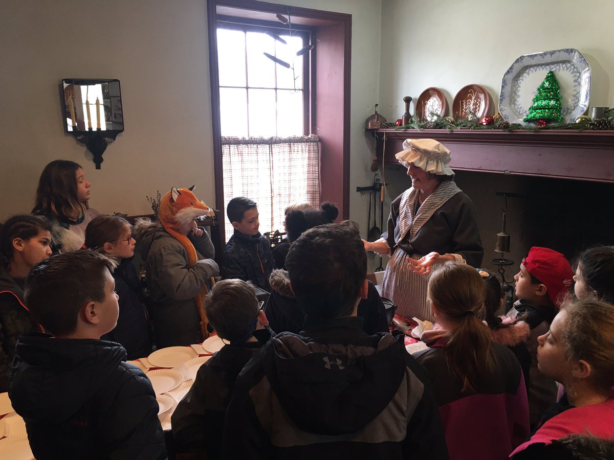 MrsBartley3's tweet photo. #CravenHall #McDBulldogs Learning about how they did things long ago! B25 at Craven Hall! https://t.co/JwJTyfMxSS