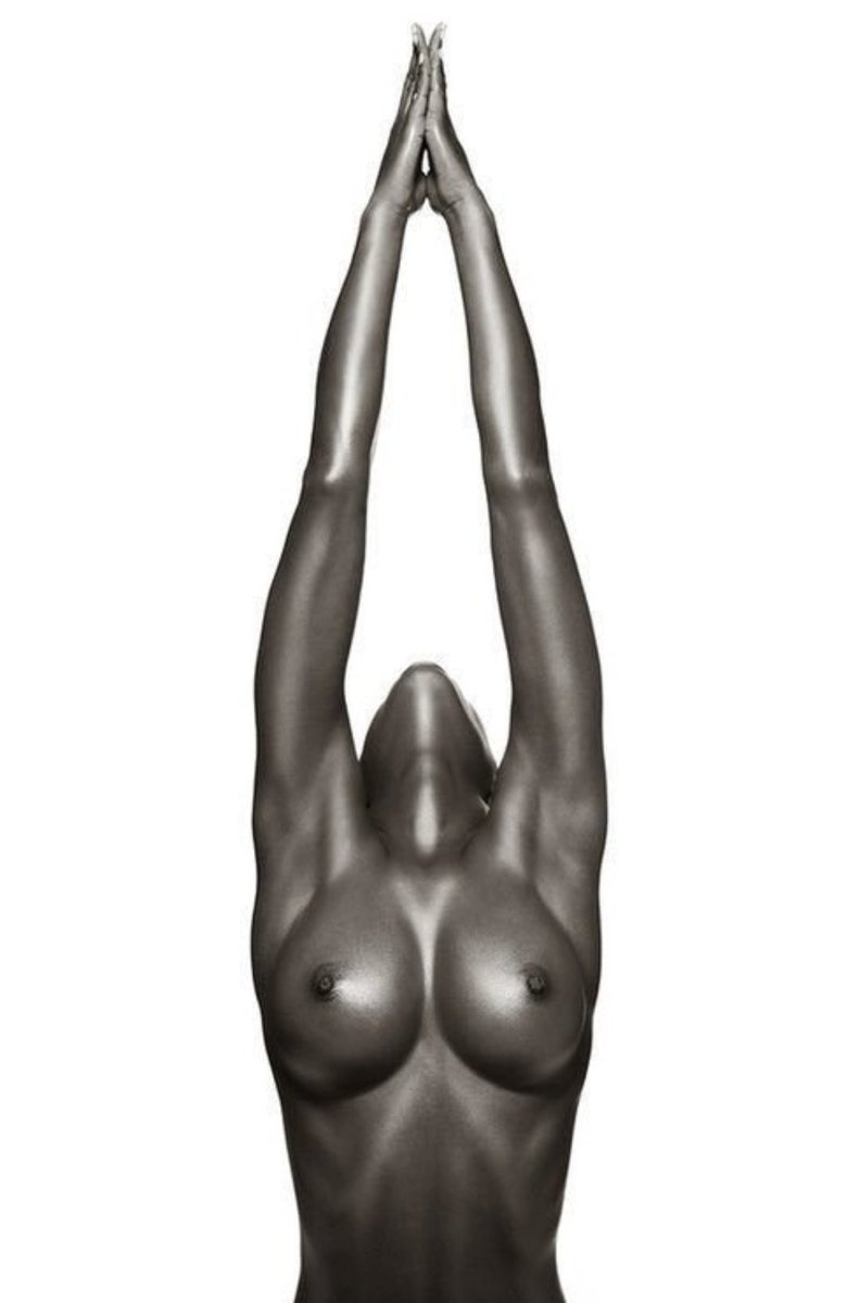 zoey_ayisha's tweet photo. First Titty Tuesday of the decade, year and month. Bless the yutes https://t.co/sCLDkl8o3b