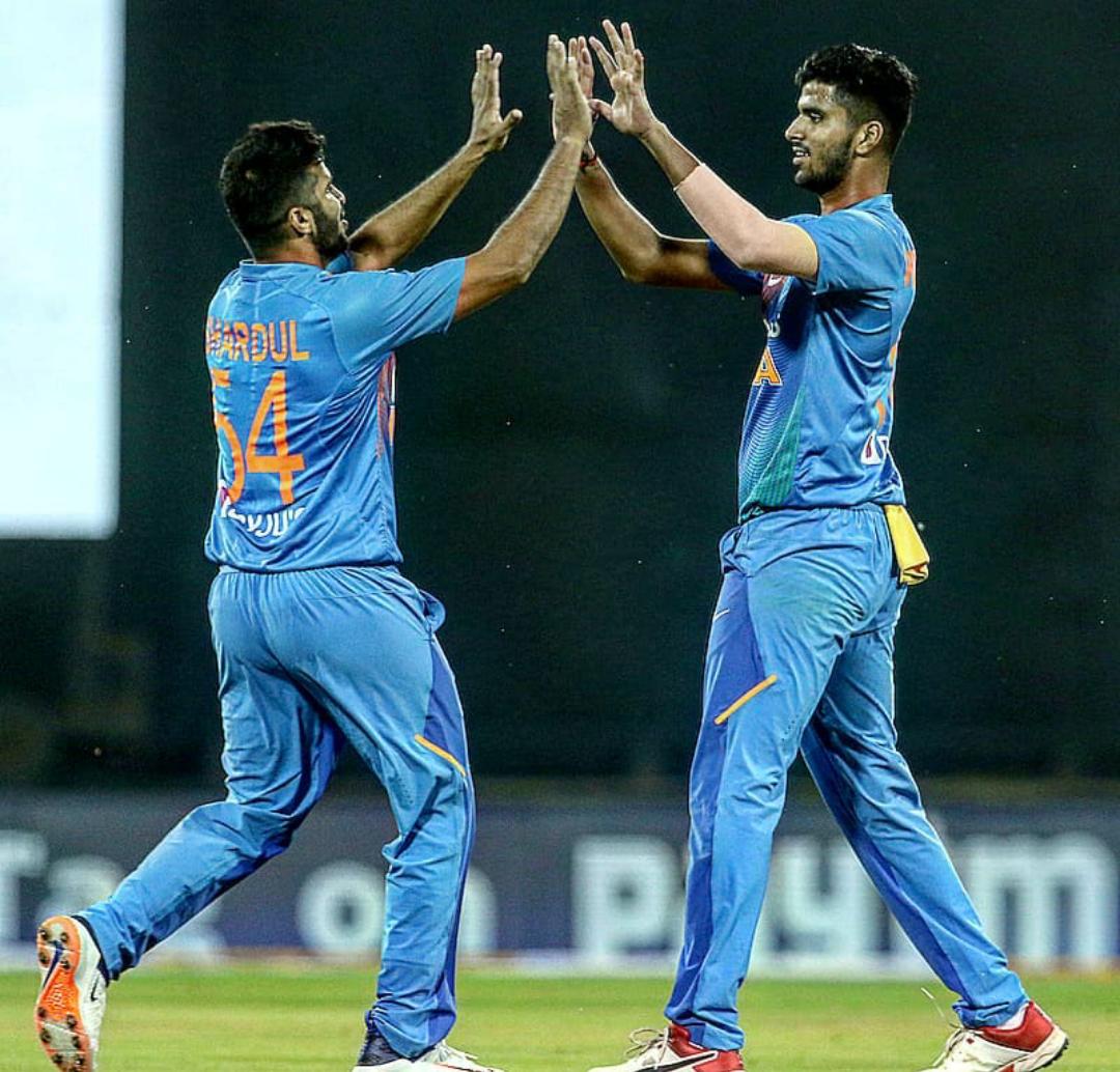 gangsofmedia's tweet photo. 20-20 क्रिकेट मैच इंदौर, भारत ने श्रीलंका को 7 विकेट से हराया श्रृंखला 1-0 से आगे

#T20 #indiawin #indorematch #ViratKohli https://t.co/OOcqFCP5ix