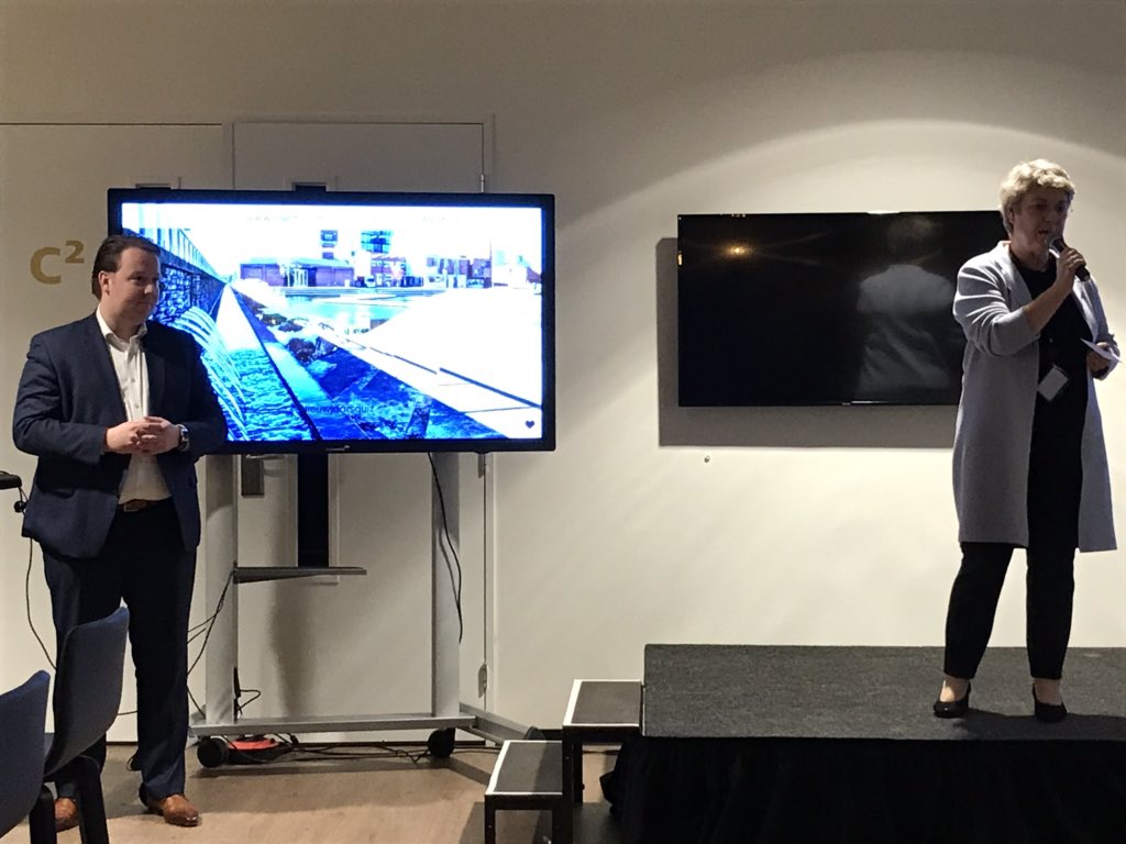 MyriamKnol's tweet photo. @Gem_Enschede Goede locatie @uparkhotel, grote opkomst @Gem_Enschede @jeroendiepemaat met @TETEMkunst in beeld https://t.co/gtjFsPEp9T