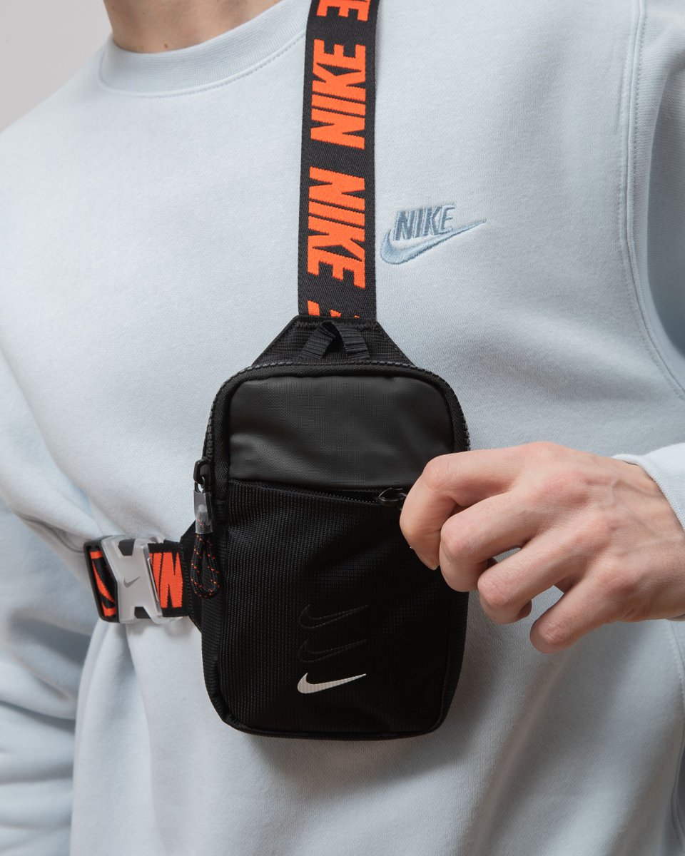 Nike Essentials Advance Hip 