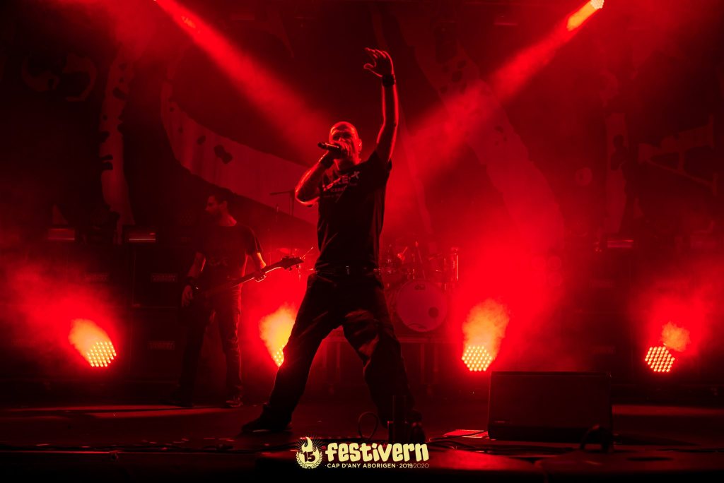 Tercera jornada: Soziedad Alkoholica y Boikot incendiaron el Festivern addictesblog.wordpress.com/2020/01/07/ter…