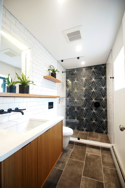 ThePropertyBoy's tweet photo. Bathroom of the Week: A Spacious Feel in 50 Square Feet (6 photos) https://t.co/vJvsvyBk5j #PropertyIdeas #RG27 https://t.co/0QiHfAk3d5