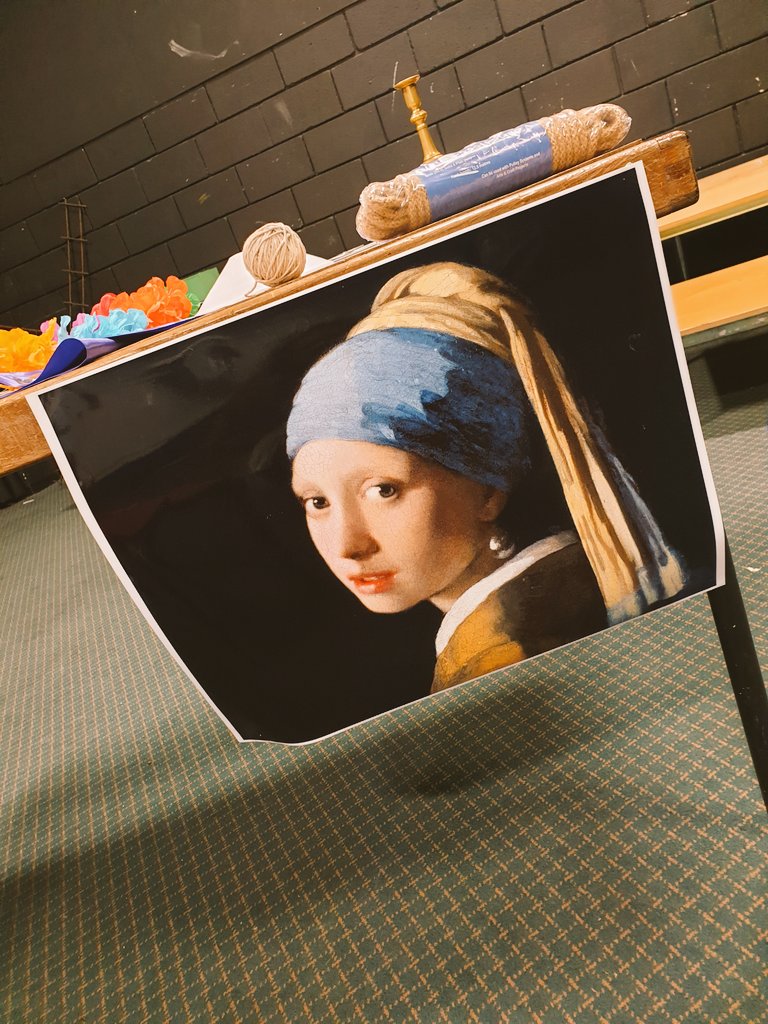 DramaWHS1's tweet image. I'm not sure how many other subjects would have their classroom set up this way for students to walk into. One of the many reasons I love teaching Drama #creativity #devising #randomobjects #storytelling #creativethinking #collaboration #teamwork #GCSE @WalesHigh @waleshigh2016