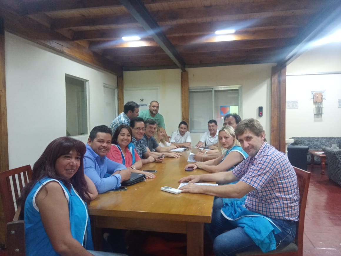 Laura_Noremberg's tweet photo. Felicitaciones y Éxitos querido Compañero @grillo141 #SecretGral de @udpm_misiones
#TodoElApoyo #JuntosEnTodas 💪
@ADOMIS_Misiones @udpm_info https://t.co/UfTnQfBGRO
