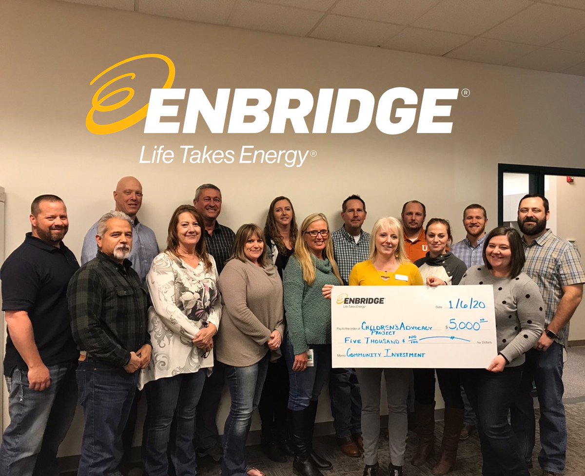 EnbridgeC's tweet photo. Our @Enbridge team presenting #ChildrensAdvocacyProject in #Casper #Wyoming with a Community Investment check yesterday. #enbgiving https://t.co/hGO8dcZ1Yu