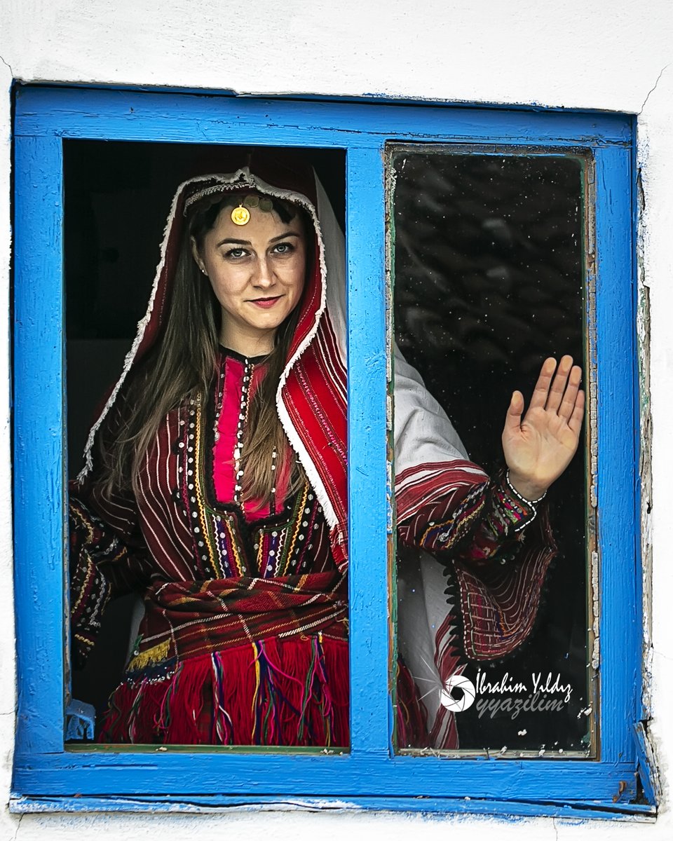 yyazilim's tweet photo. Elif
Hodul / Gönen #yyazilim #hodul #gonen #insan #portre #yerel #folk #halk #kiyafet #yasam https://t.co/bxb1Wiavuf