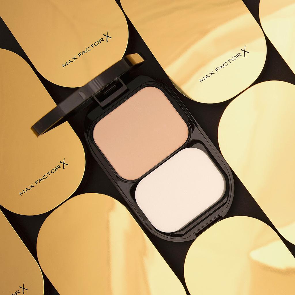 Forget the midday shine; for the perfect matte makeup base, try Facefinity Compact Foundation!