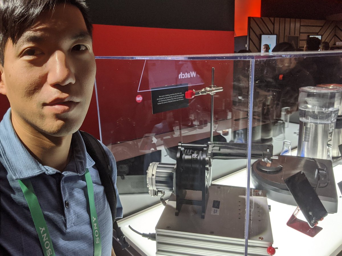 #ces2020 The #FoldBot from @SquareTrade for folding phone durability tests! <a href="/Cnet/">CNET</a>