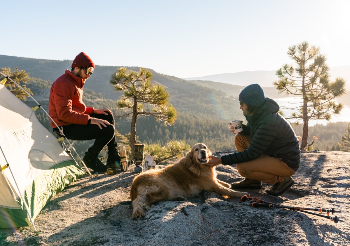Kaenon's tweet photo. Camping essentials.
.
Friends ✅
Floofy ✅
Fun ✅
.
.
#hiking #outdoors #adventure #wildernessculture #edc #camp #campvibes #camping
#kaenon #builtforoutsiders https://t.co/0cc4Zmz9I3