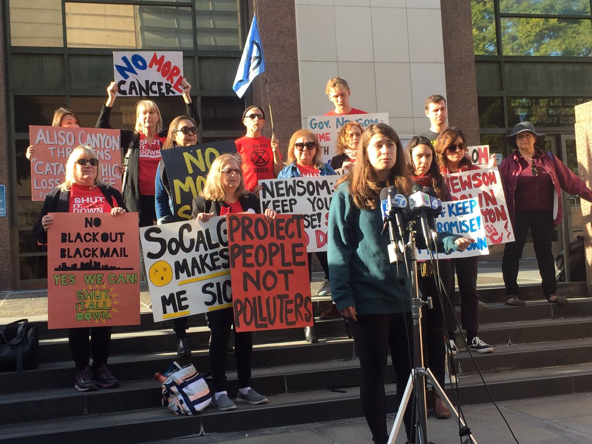 SavePorterRanch's tweet photo. In 2020, we start the #CountdownToShutdown. @LACountyBOS will finally take the position to support the expedited shut down of Aliso Canyon. We are here w/ @foodandwater @SunriseMvmtLA @XRebellionLA and Aliso Moms Alliance to tell them to add a deadline - #shutAlisodown in 1 year! https://t.co/H2OTxYz69I