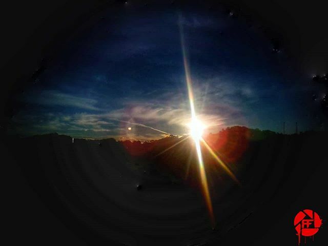 rodrifersv's tweet photo. Amanecer en #Corinto, Morazán.
#amanecer #amaneceres #salidasol #sunrise #sol #sun #nature #horizonte #paisajes #cielo #landscapes #elsalvador #naturephotography #art #arte #landscapephotography #naturaleza #naturephotography #photography #travel #fotog… https://t.co/6NLqjryFbX https://t.co/Ny5FBxULXz
