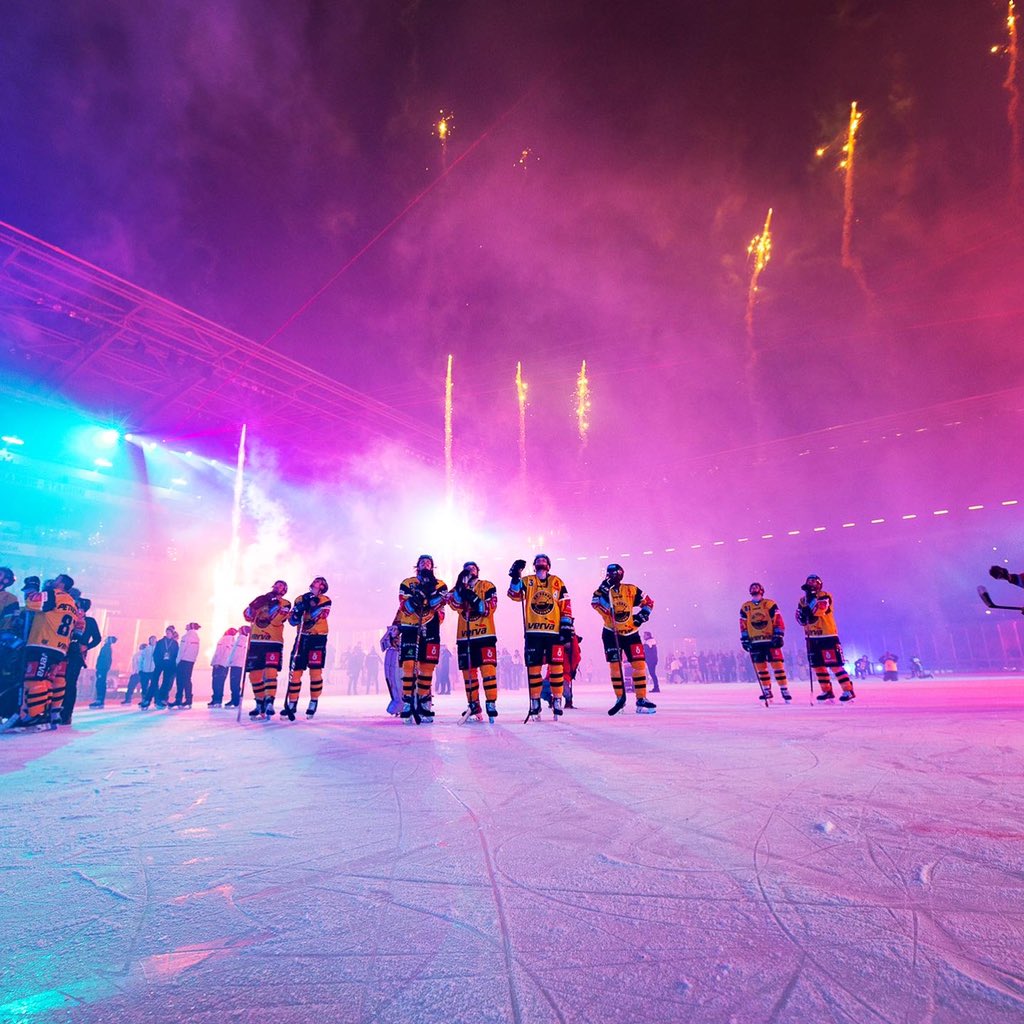 SamsonMahbod's tweet image. Memories that will last forever #WinterClassic