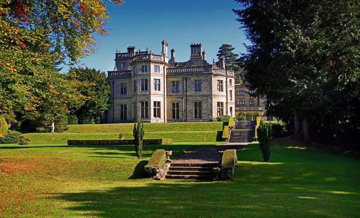 ST_TravelMag's tweet image. Win a night away in the UK by tweeting #YourTips!
From a nifty packing trick to an under-the-radar recommendation in a top city, we want to hear what you've learned on your travels. This month, you could win a stay at Wales's
@PaleHallHotel
[T&amp;amp;Cs apply, see mag]