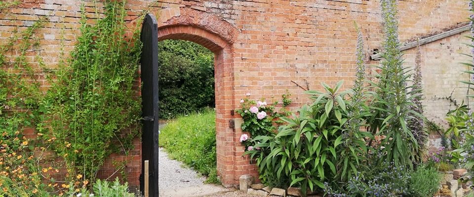 Inductions carried out today on-site on our Thoresby Walled Garden Project @nncconstruction @NNC_Worksop @ThoresbyPark with our new @RNN_Training Apprentices on the new standards in Bricklaying. Fantastic opportunity to learn in a historical real life site environment.