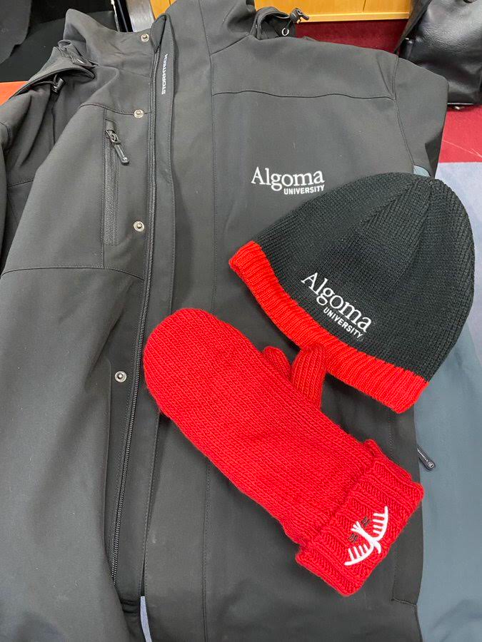 AlgomaU's tweet photo. ๐งฃ๐งคWarm coats, hats & mitts for AU students arriving this winter from across the world!
Students are now ready to tackle ski, snowshoe and skating season in style!
#algomau #allwelcome #keepwarm #winter #northernontario #welcometossm #aubrampton #schoolbe https://t.co/vTK16RZ9XB