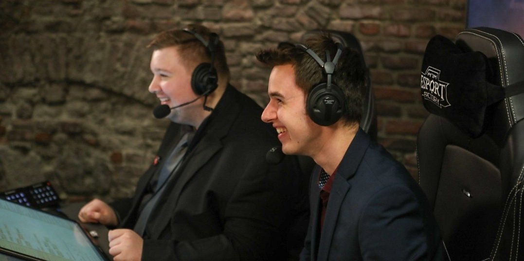 TeamFireWallRL's tweet photo. Nach einem erfolgreichen #AMDMasters Qualifier schauen wir noch einmal zurück auf die vergangene #RLCS Saison!
In unserem Recap erfahrt ihr alles über den Verlauf des LAN Finales mit deutscher Beteiligung:

🌍 https://t.co/1I61NGjTje
🎥 @ispo @EsportFactoryDE @Tentelian #RLCSGer https://t.co/h7gTF6QWIw