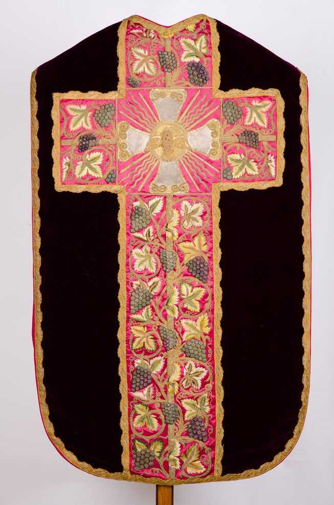 Today is the 484th anniversary of the death of Katherine of Aragon, first wife of Henry VIII. She embroidered this chasuble while imprisoned in Kimbolton. Although heavily reworked after her death, Katherine's original design reflects her deep devotion to her Catholic faith.