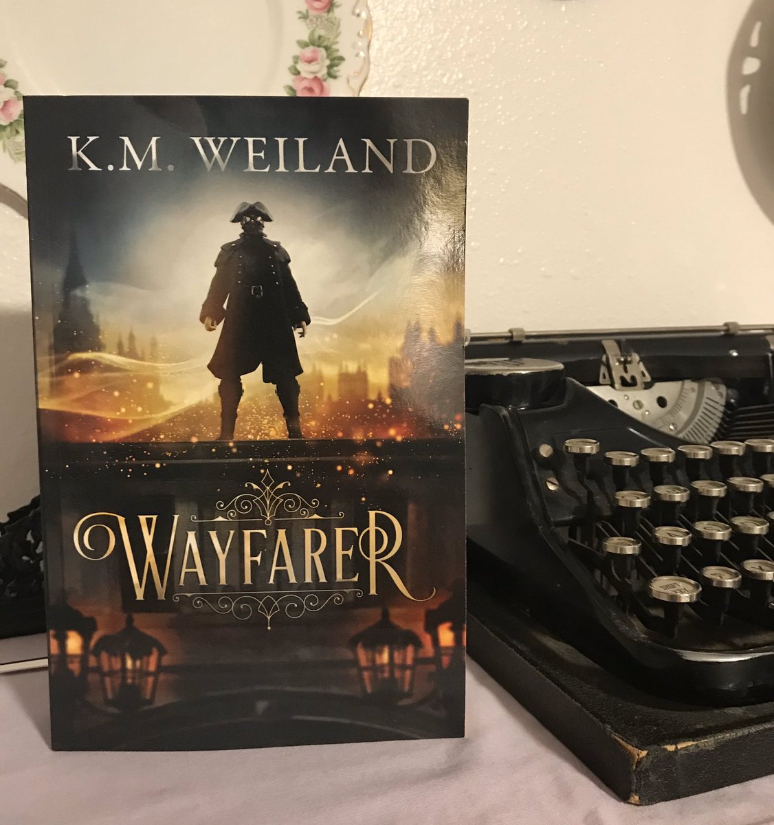 CayleneFinnicum's tweet photo. This is a thrilling cover! I can’t wait to start reading...🤗
@KMWeiland https://t.co/1qeZFwNTS8