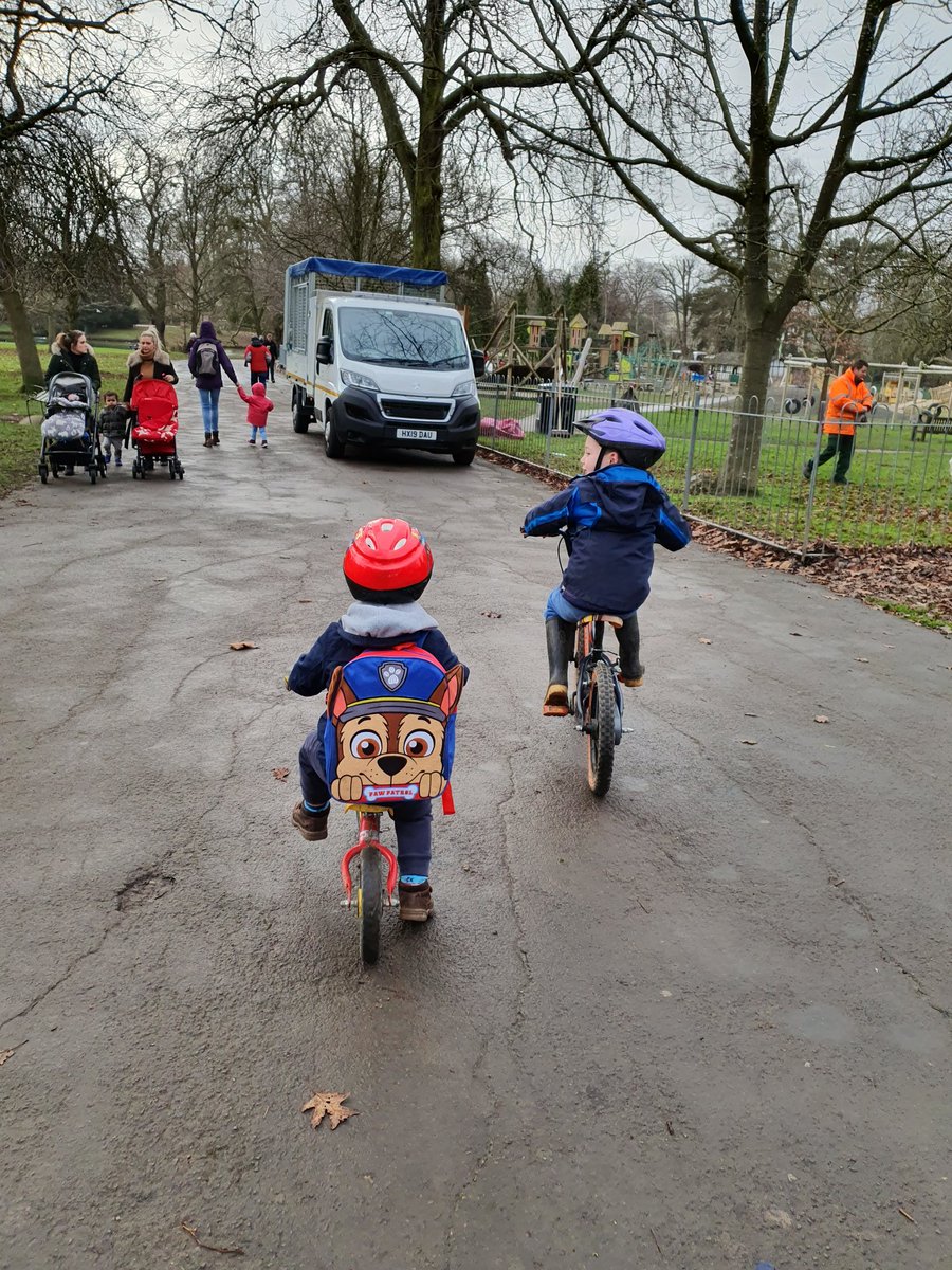 PhillipaFarmVet's tweet photo. Day 7 @REDJanuaryUK @MindCharity no time to fit in a run..so farmwalk and parkwalk instead. #feedthebrain #Britishfarming #dogshelp #kidsnotalways 😁 https://t.co/u5W87csqbO