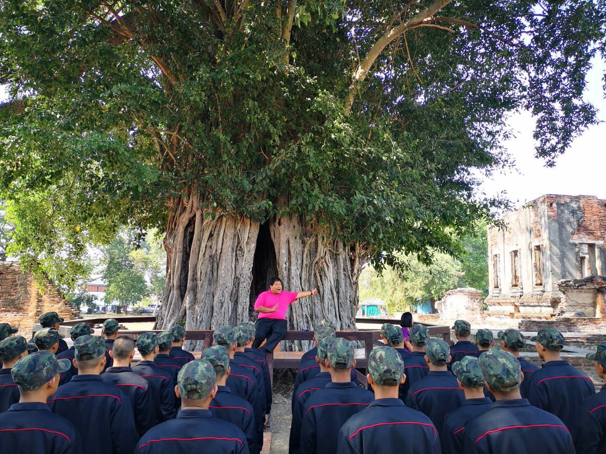 armypr_news's tweet image. ประวัติศาสตร์ชาติ..บทเรียนของทหารใหม่
กองคลังแสง2 กรมสรรพาวุธทหารบก นำทหารใหม่ ทัศนศึกษาประวัติศาสตร์ และสถาบันพระมหากษัตริย์กับสังคมไทย ณ วังนารายณ์ราชนิเวศน์ #ลพบุรี ทั้งนี้ประวัติศาสตร์ชาติไทยเป็นหนึ่งในบทเรียนที่ กองทัพบกให้ความรู้แก่ทหารกองประจำการตั้งแต่เริ่มฝึกทหารใหม่