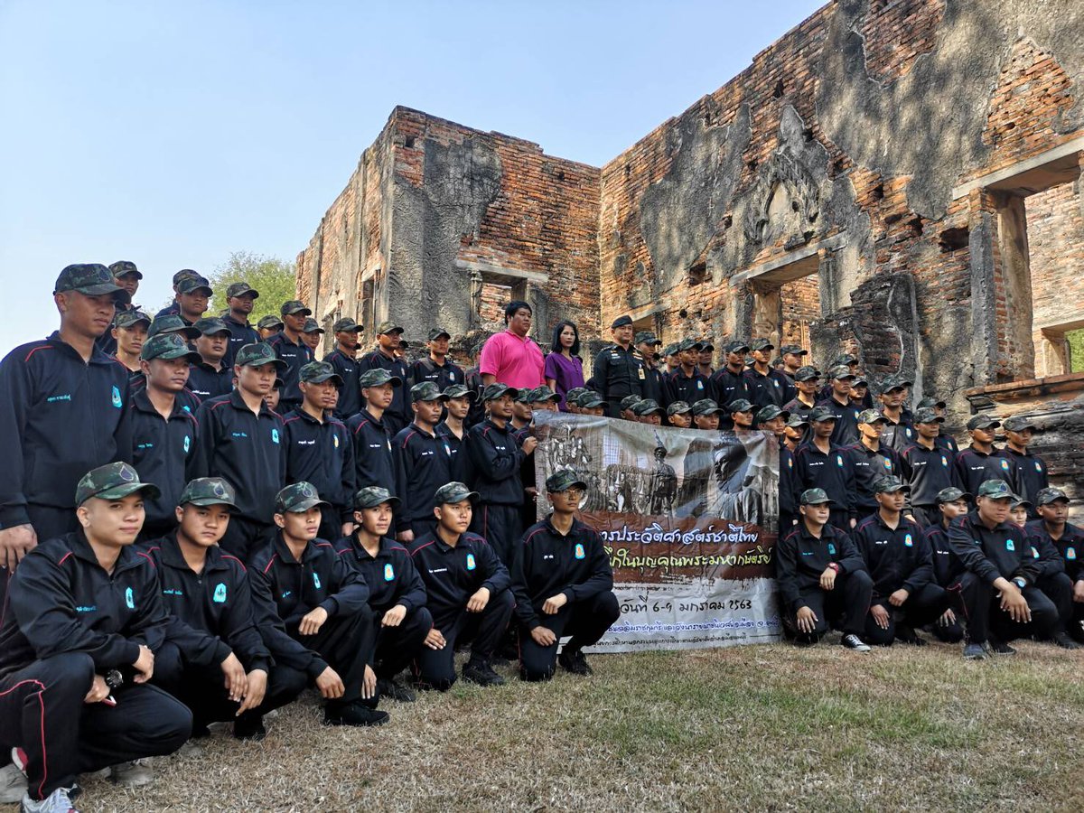armypr_news's tweet image. ประวัติศาสตร์ชาติ..บทเรียนของทหารใหม่
กองคลังแสง2 กรมสรรพาวุธทหารบก นำทหารใหม่ ทัศนศึกษาประวัติศาสตร์ และสถาบันพระมหากษัตริย์กับสังคมไทย ณ วังนารายณ์ราชนิเวศน์ #ลพบุรี ทั้งนี้ประวัติศาสตร์ชาติไทยเป็นหนึ่งในบทเรียนที่ กองทัพบกให้ความรู้แก่ทหารกองประจำการตั้งแต่เริ่มฝึกทหารใหม่
