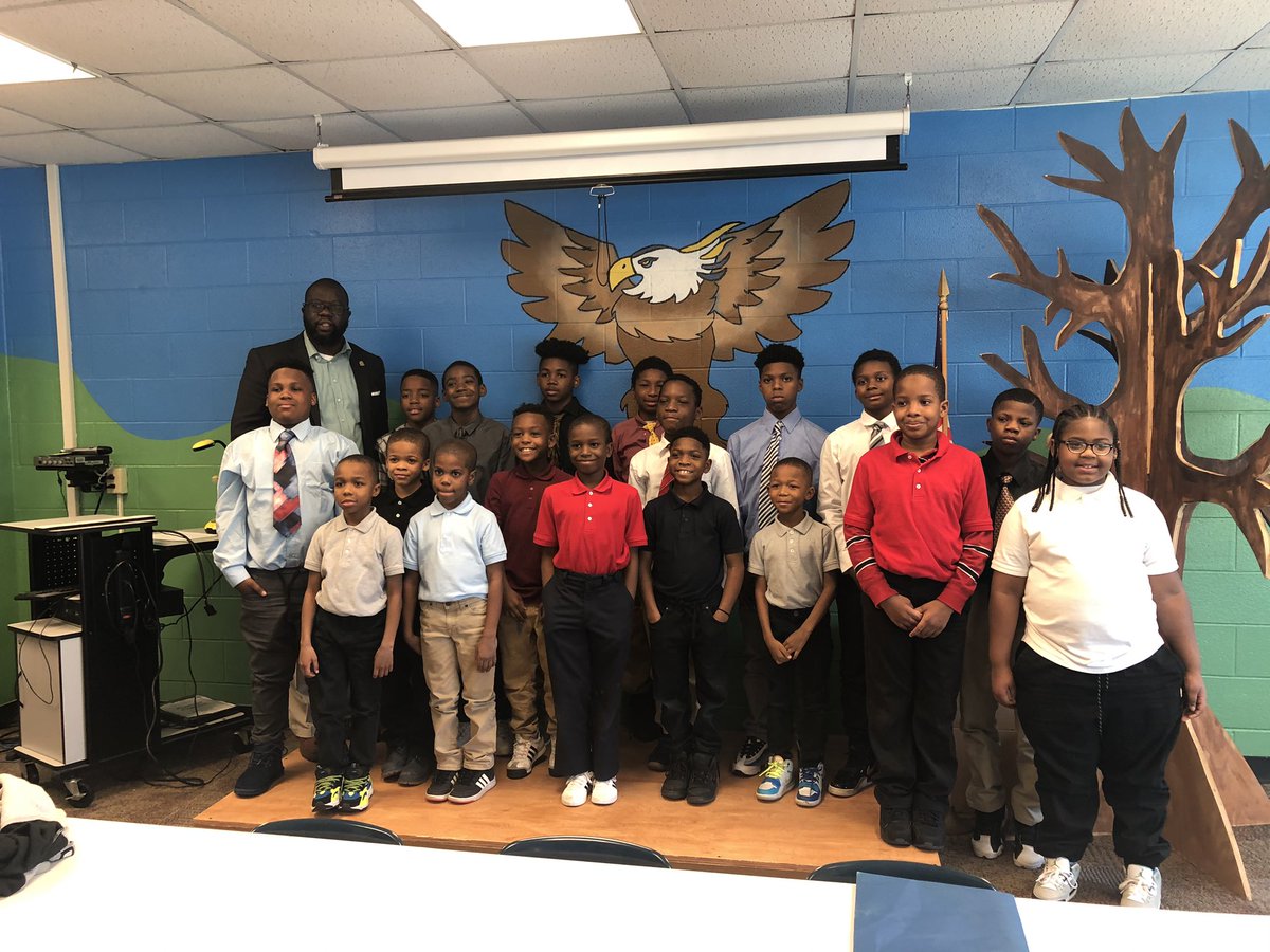 LouisRussell48's tweet image. Check out these young sirs who support the academic and social growth of one another. Thankful for our partner Evolve Leadership Program as we continue to grow leaders daily #allmeansall @IPSSchools @IPSTZ @AleesiaLJohnson @kardash_b @EvanForIPS