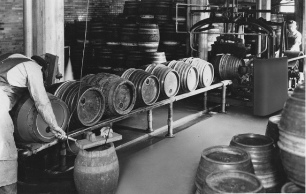 RenDenSTP's tweet photo. A river of beer flows through Colorado's past. Check out Beer Here! At History Colorado Center Just minutes from our hotel. https://t.co/fCuXLnixgq 📸 : @historycolorado

#DenverBrews #HistoryColoradoCenter #DiscoverSomethingNew #RenDenver https://t.co/eQ0jadlh41