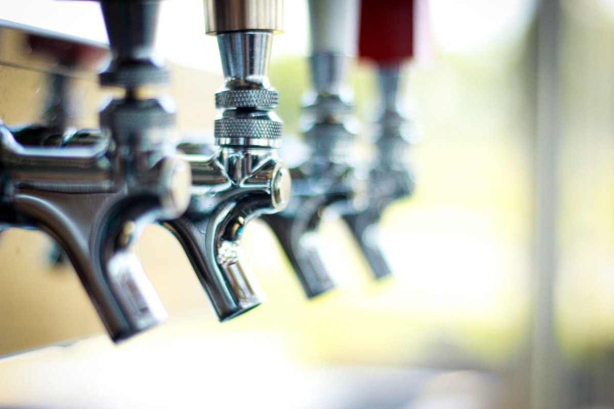 BluestemGrill's tweet photo. We’re not only your pre-game destination before each basketball game 🏀, but we are glad to have you in during the game, as well. Don’t forget $3 draught beers 🍻 from tip-off to the final buzzer! 

#DrinkTheGoodLife #BluestemGrill #Beer #HappyHour #WhatsOnTap https://t.co/NSjGfTcqzT