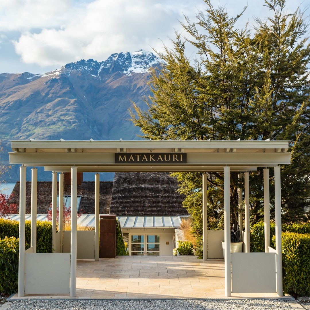 The Matakauri Lodge welcome ✨  
#matakaurilodge #robertsonlodges #relaischateaux #luxurylodgesnz #queenstown