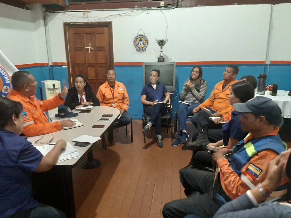 monagaspcad's tweet photo. #07Ener Dir de Protección Civil y jefe de Zoedan Monagas Raúl González se reúne con coordinadores de la institución para implementar nuevas estrategias de trabajo en el 2020.
@PCivil_Ve
@randy2re
@RedanOriente
@yelitzePSUV_ https://t.co/BeDIno1Hv8