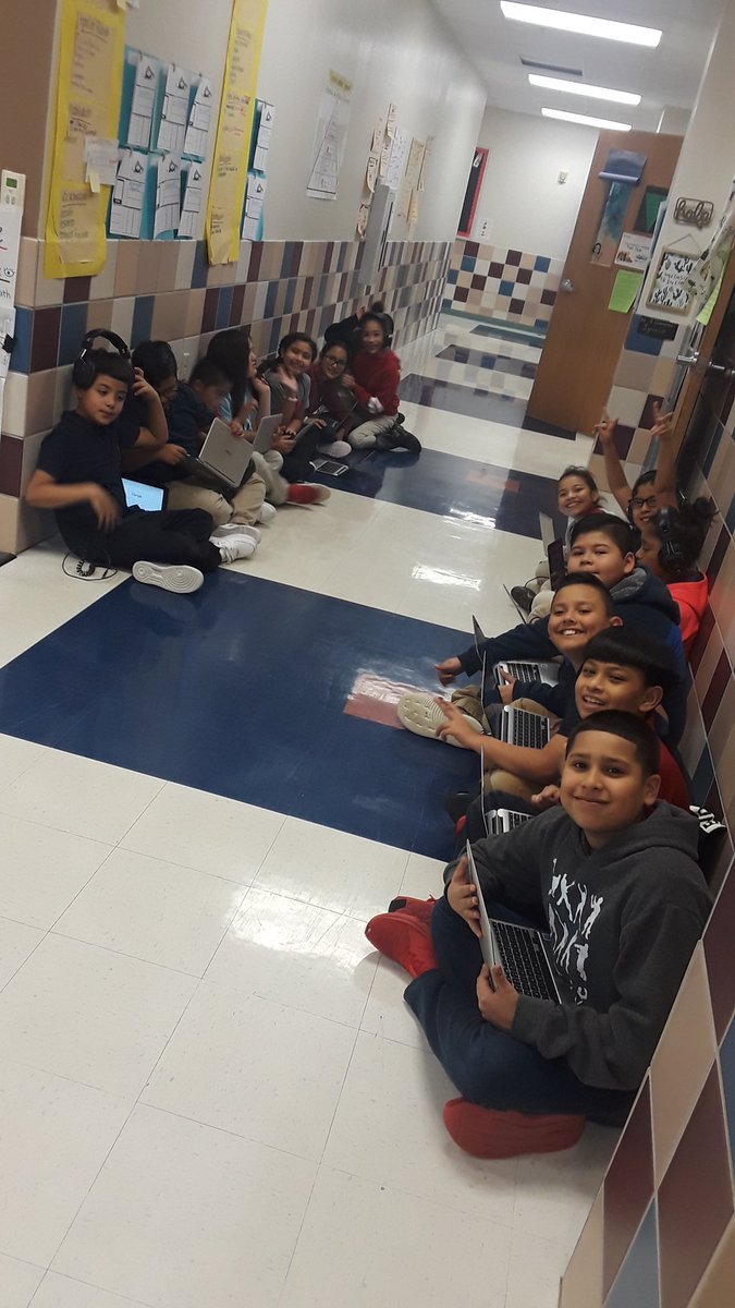 heymslibrary's tweet photo. Coding Hour fun!!! #cubscode #hourofcode .@librareprincess .@CentralCFB .@porterkarin https://t.co/5pxvuE21S0