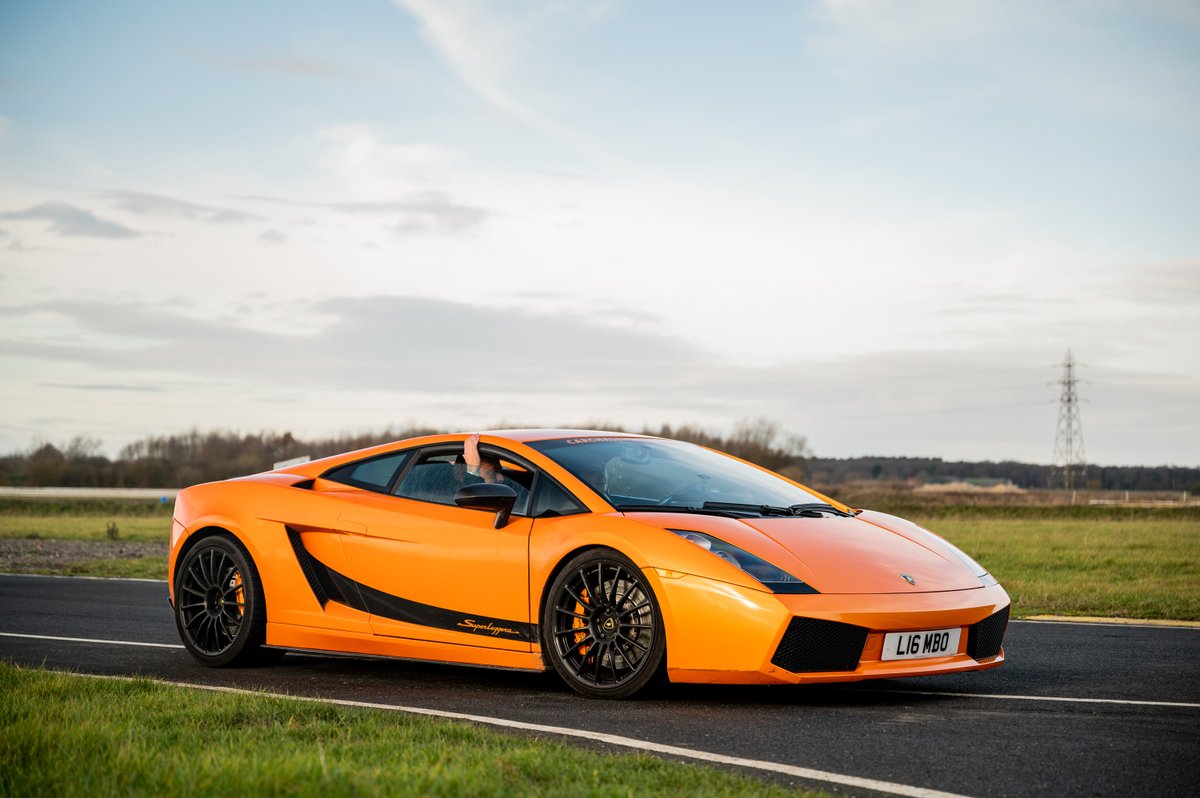 Auto_FORTLOC's tweet photo. The Gallardo Superleggera is ageless! This one was hanging out at Car chase heroes at Blyton Park. See reviews of the best driving experiences in the world at https://t.co/78zXvE4aKU https://t.co/CRxZo8Em2B