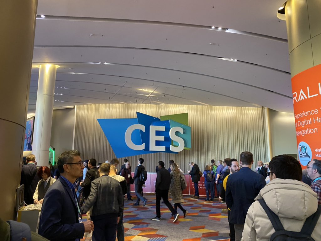 dersenegal's tweet photo. La #lionstech sponsorisée par la DER et @GAINDE2000, participe au #CES2020 avec nos startuppers #Tolbi #Dictaf @CRPAFRICA à #LasVegas. https://t.co/zKqWwg6oJg