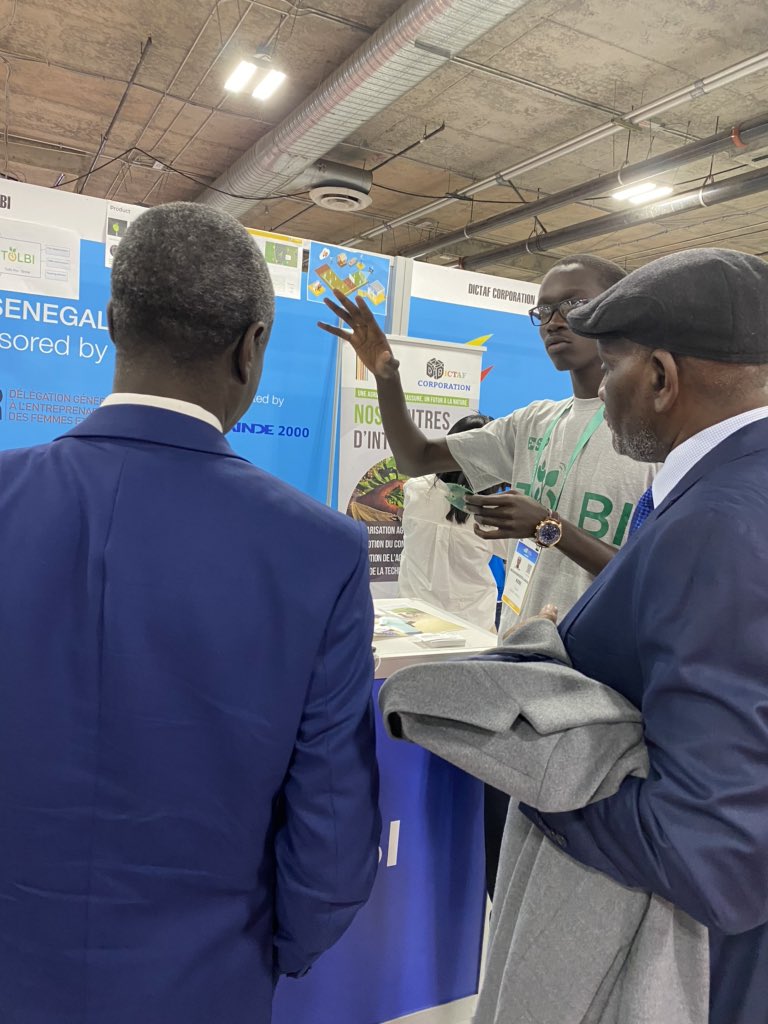dersenegal's tweet photo. La #lionstech sponsorisée par la DER et @GAINDE2000, participe au #CES2020 avec nos startuppers #Tolbi #Dictaf @CRPAFRICA à #LasVegas. https://t.co/zKqWwg6oJg