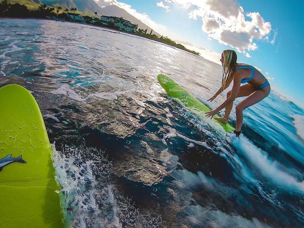Lydia Gudz catching some fun morning waves in front of Lahaina Shores Beach Resort! Tag a friend who you want to paddle out with. 🏄‍♀️ 🏄‍♂️ ☀️ 🌴 🌊 

#beach #vacay #wanderlust #beautifuldestinations #travelgram #hawaii #gohawaii