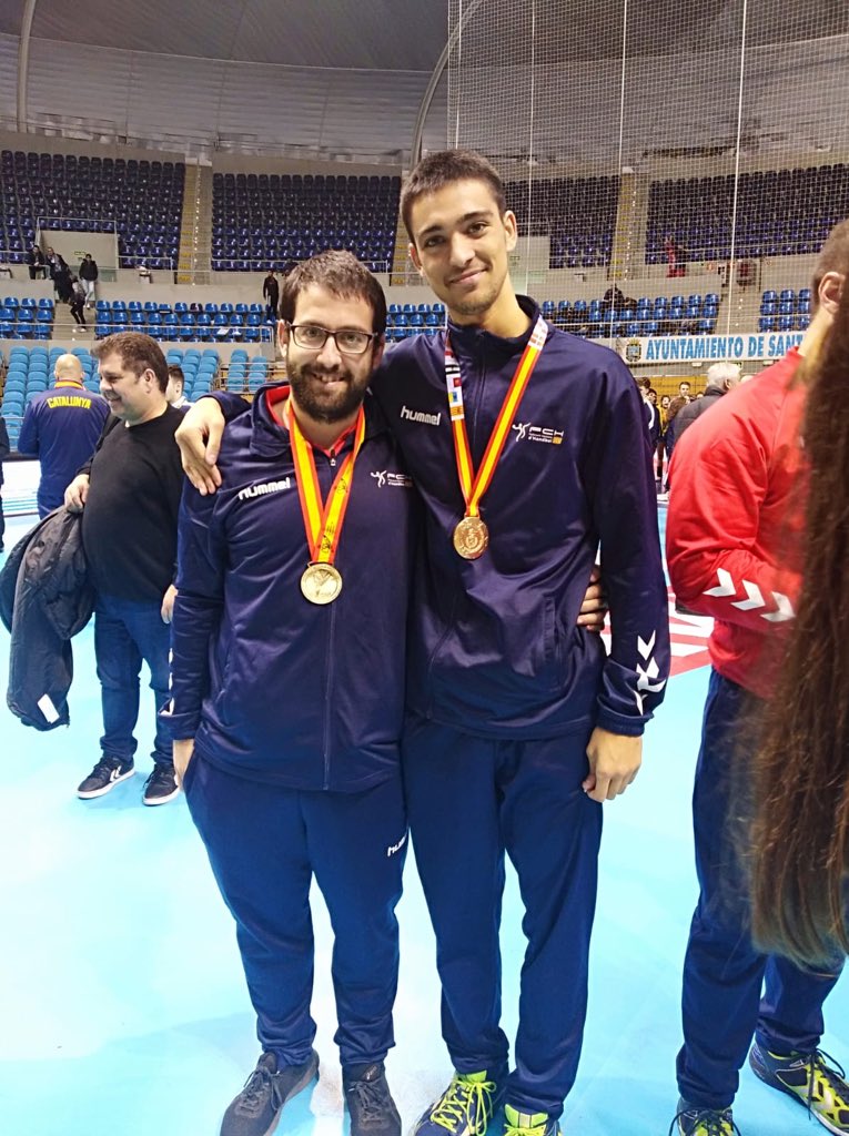 bmlaroca's tweet photo. Aquests dies s’ha disputat el @CESABM2020 a Cantàbria on jugadors del nostre club han pogut disfrutar de l’experiència amb la #selecathandbol . Des del @bmlaroca volem felicitar-los a tots pels èxits aconseguits.
@Avannubo
#femhorealitat #orgullroquerol https://t.co/3gArWEa5Sp