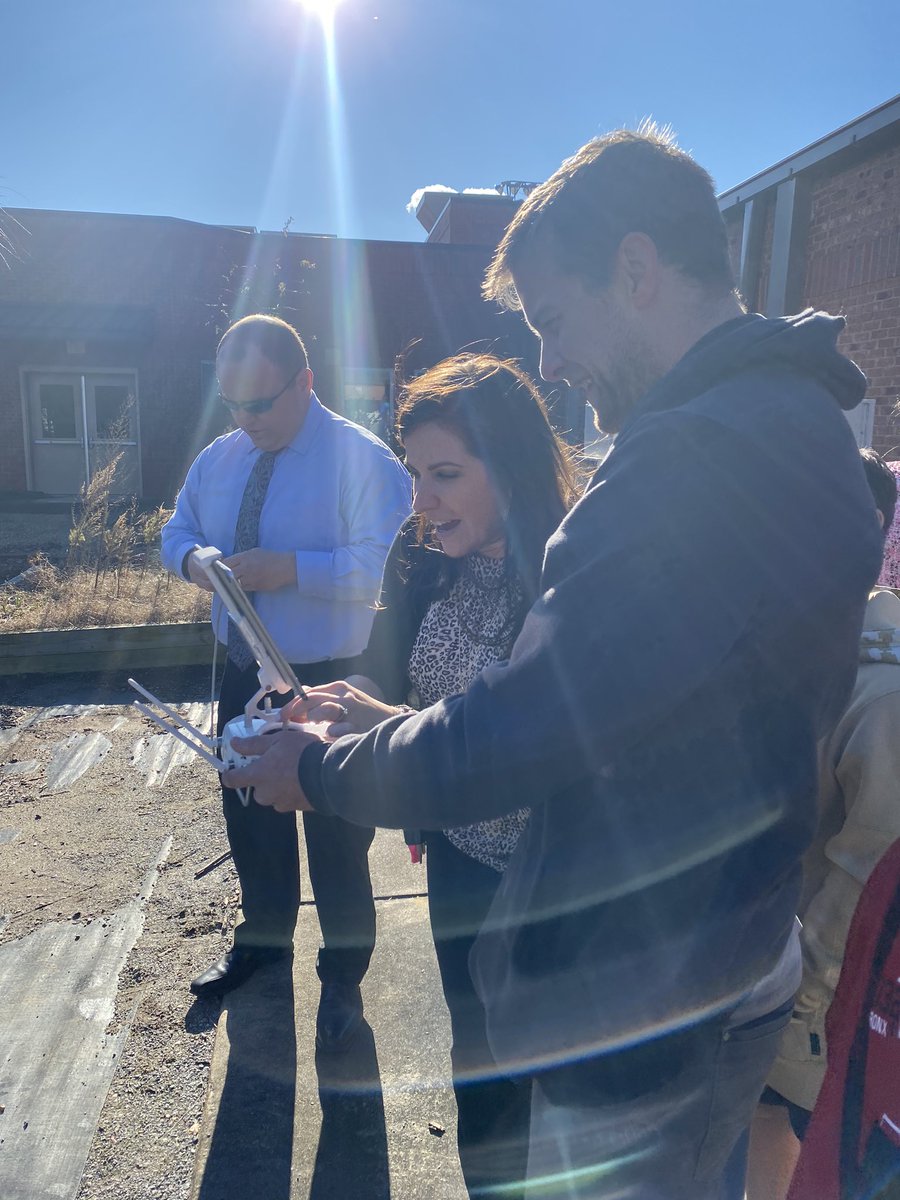 McNinchie's tweet image. So grateful to @CharlotteUAV for coming out to give my 6th graders a real life look at drones #FM21STEAM @GHMSBulldogs