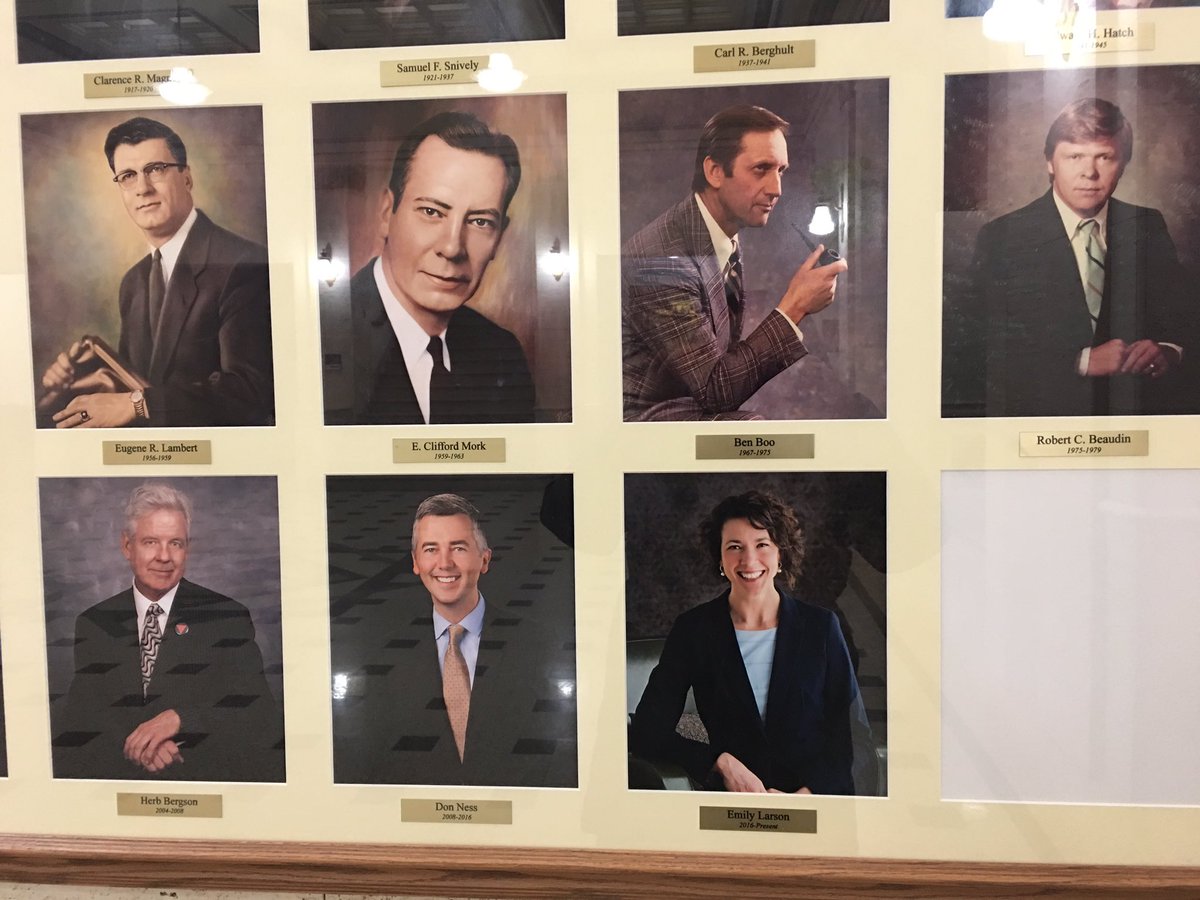 kaomig's tweet photo. Notice anything noteworthy in this shot of #Duluth mayors 1912-present? Visuals are powerful. @LarsonForDuluth #firstfemalemayor https://t.co/SleuzIMJvJ
