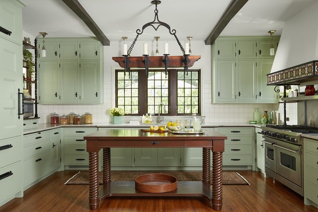 hrgassistant's tweet image. 🧐 Two-tone cabinetry, custom range hoods and clever storage were among the standout features in these much-loved  kitchens 👉🏼 bit.ly/2Q9LlDL

#kitchentrends #kitchenfeatures #kitchendesign