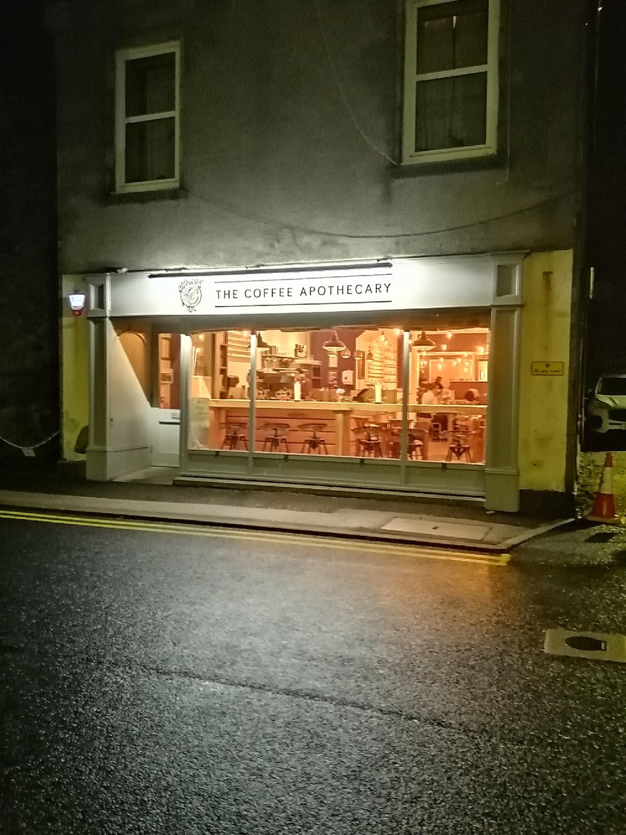 Good night, this is our last tweet! It's been a blast but from now on please find us on instagram instagram.com/thecoffeeapoth… and on facebook facebook.com/thecoffeeapoth…