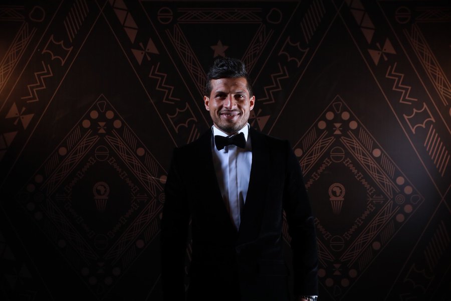 SarahAbdelbaky1's tweet photo. إحنا اعتبرناه الأفضل ♥🏆 #طارق_حامد #CAFAwards2019 https://t.co/MDRY1l10gb