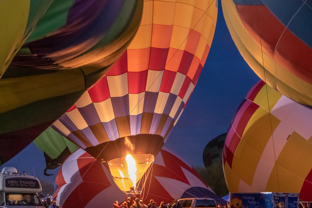 MardiGrasSETX's tweet photo. Who's ready to GLOW with Mardi Gras Southeast Texas Beaumont, 2020? Words don't do it justice, but just check out these pics! Coming up February 20-23 in downtown Beaumont, Balloon Glow! #MGSET #puttingontheglitz #balloonglow @VisitBeaumontTX  @DiscoverBmt https://t.co/ZcuWsymSbs