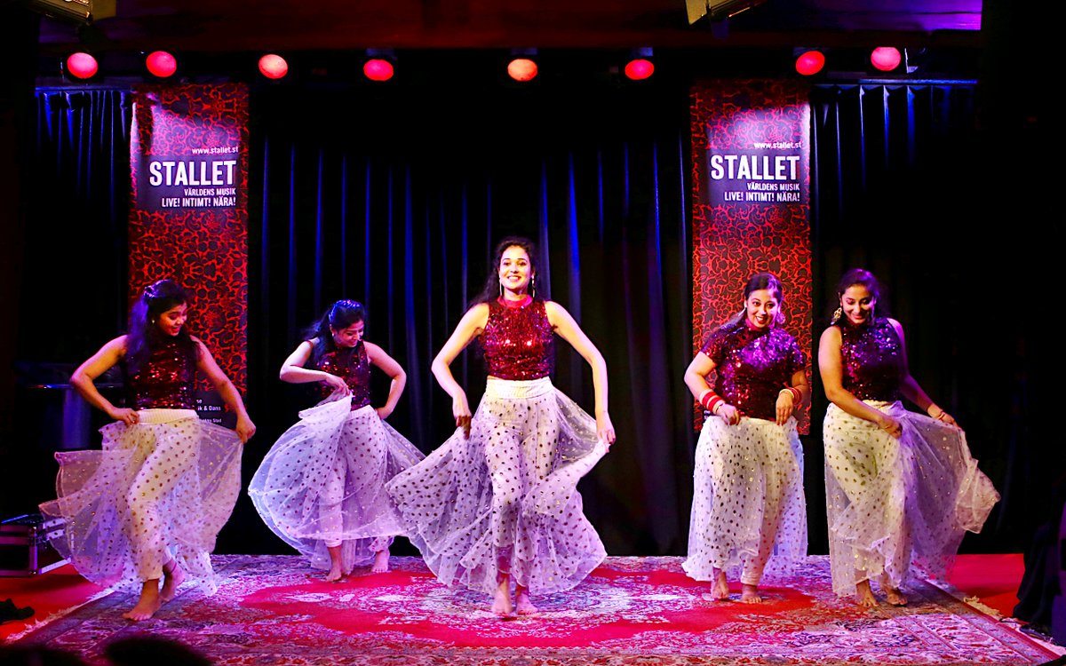 Indie_Fuzion's tweet photo. Glimpses of our dance performance at Stockholm Sangeet Festival 2019. Aaja Nach le | Madhuri Dixit | Indie Fuzion |  https://t.co/LXoXqgoCm5 via @YouTube
#IndieFuzion #Dance #DanceSchool  #Bollywood #India #Sweden #Stockholm #Music #Sangeet #Festival https://t.co/Ovsrrk56Ua