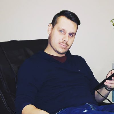 Zach_Robe's tweet photo. #NewProfilePic https://t.co/lHoQu5qsnt