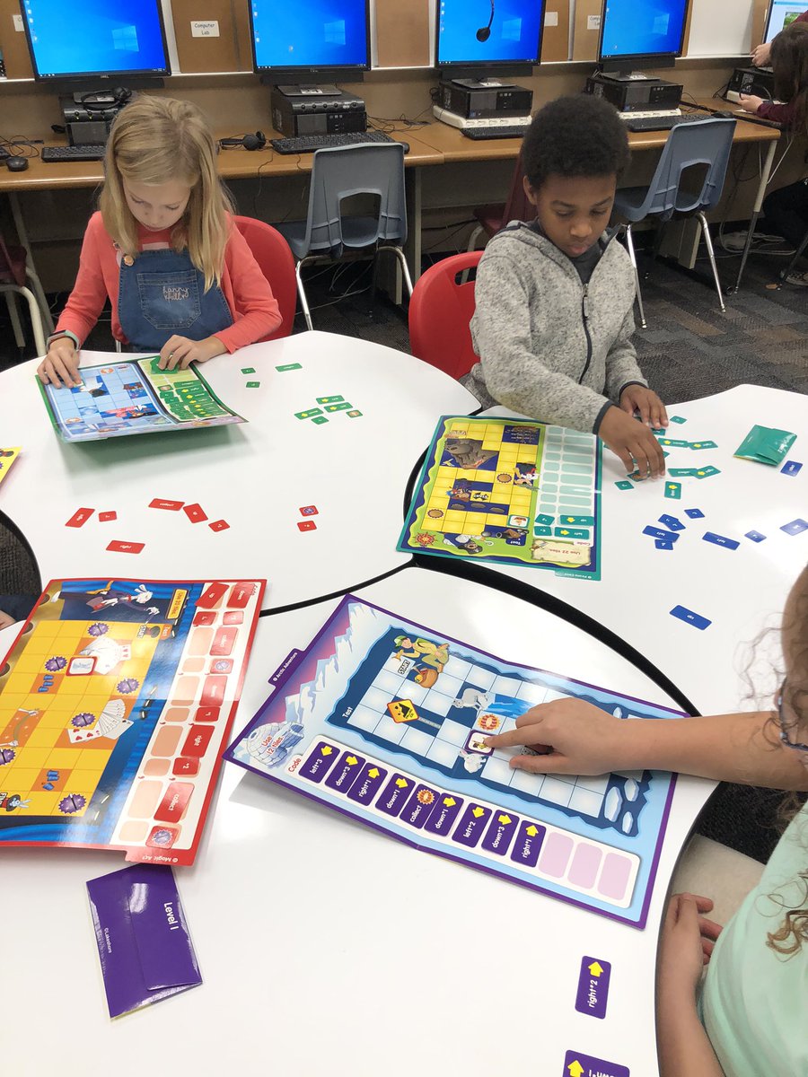 cariweinberger's tweet image. Unplugged activities... Learning to code using flip folders #CriticalThinking #cooperativelearning #codeandgo #mtesdragons
